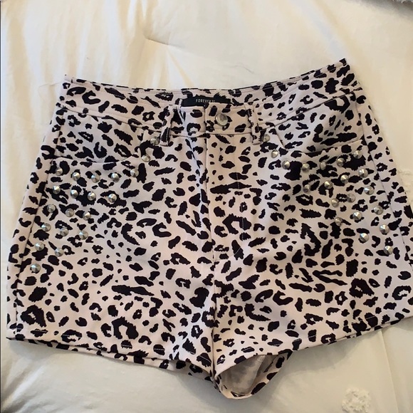 Forever 21 Pants - Leopard print shorts